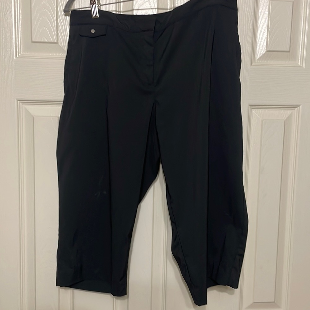 Izod golf shorts, size 12, black